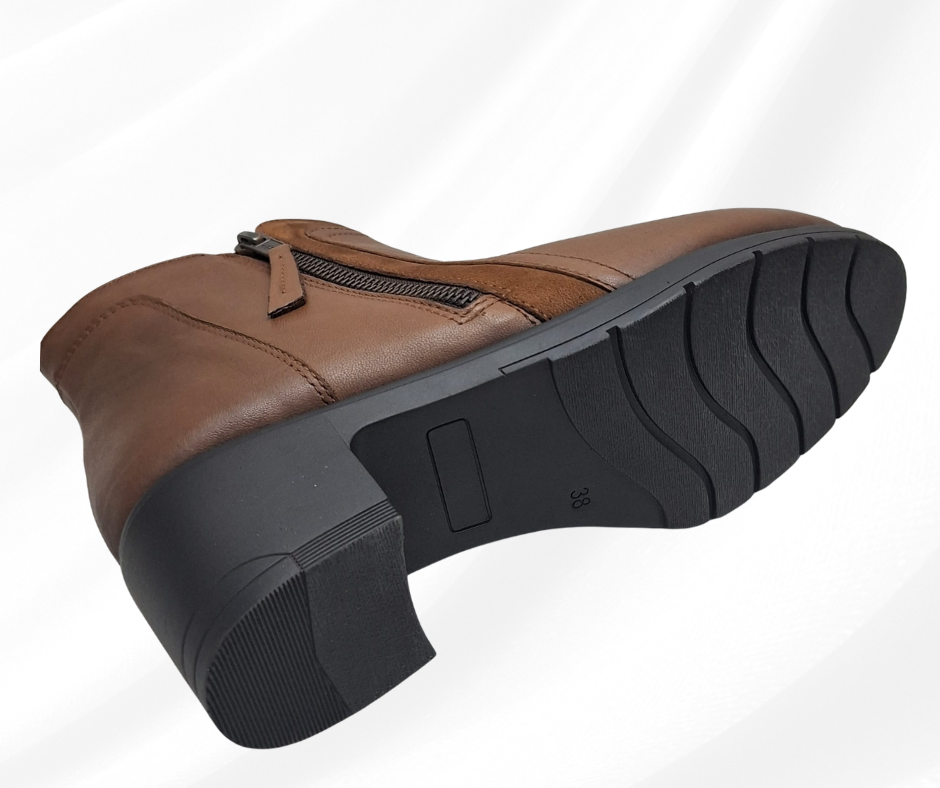 Stivaletto in pelle con doppia lampo e ploantare estraibile. W23767 tan