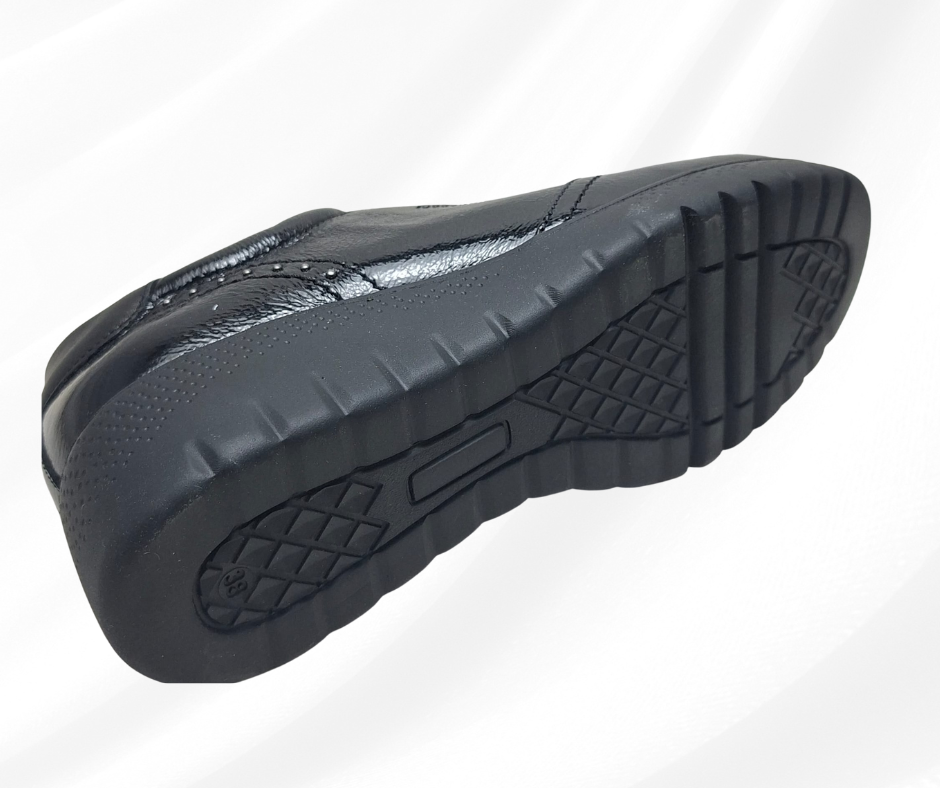 scarpa comoda da infilare in pelle lucida con plantare morbido W23844