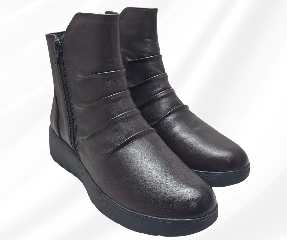Stivaletto in pelle morbida con doppia lampo W23958 bordo